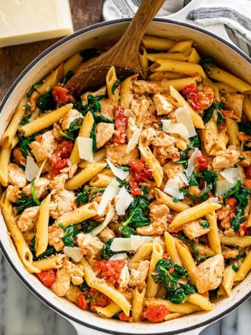 Tomato Spinach Chicken Pasta Recipe