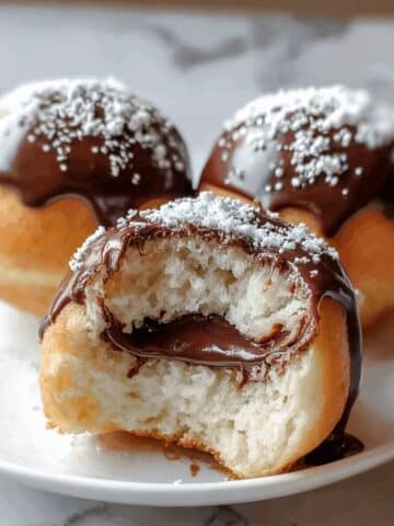 Nutella Bombs: Delicious Chocolate-Hazelnut Filled Bites Recipe