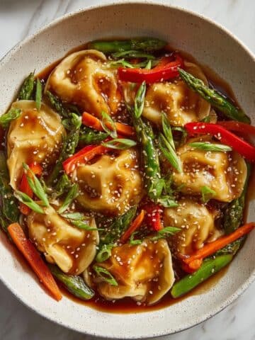Dumpling Stir Fry with Veggies & Garlic Sauce Recipe