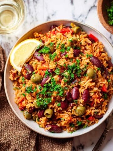 Spanish Rice and Beans: A Quick and Savory One-Pot Vegetarian Meal Recipe