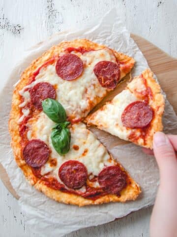 Low Carb Crispy Pizza with Coconut Flour and Mozzarella Recipe